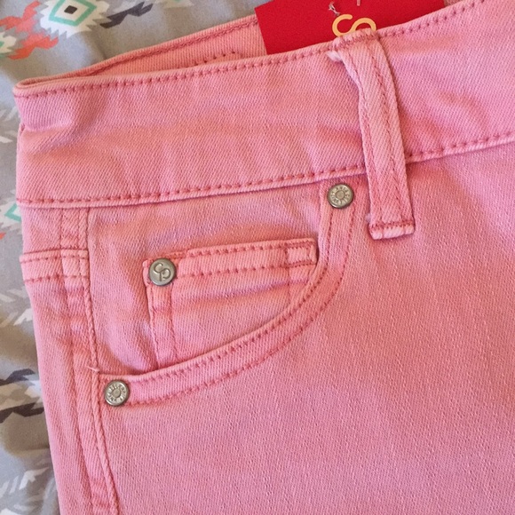 Shorts - Picture 4 of 4